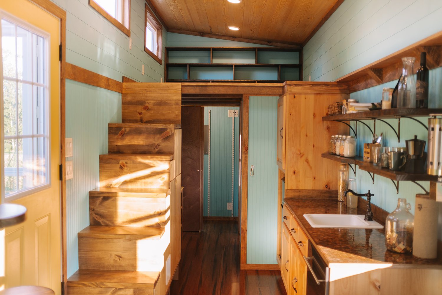 The-Big-Whimsy-30ft-Tiny-Home-by-Wind-River-Tiny-Homes-002-Kopie